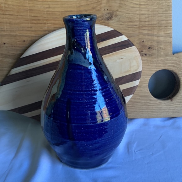Handmade Studio Pottery Vase - Picture 4 of 13